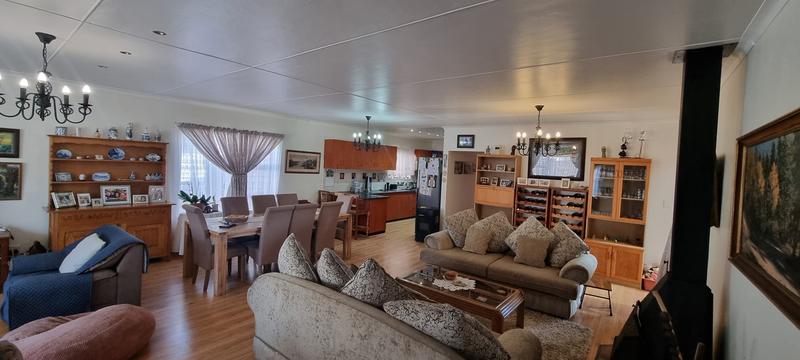 4 Bedroom Property for Sale in Fraaiuitsig Western Cape